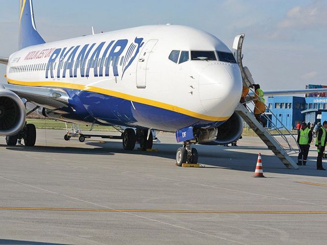 Ryanair plasează cea mai mare comandă de avioane Boeing din istoria sa
