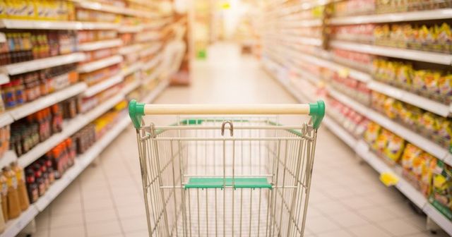 România a înregistrat cea mai mare scădere anuală a vânzărilor cu amănuntul din UE în iulie