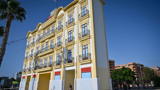 Rescatadas siete personas tras quedar atrapadas en una atracción de Feria de Almería