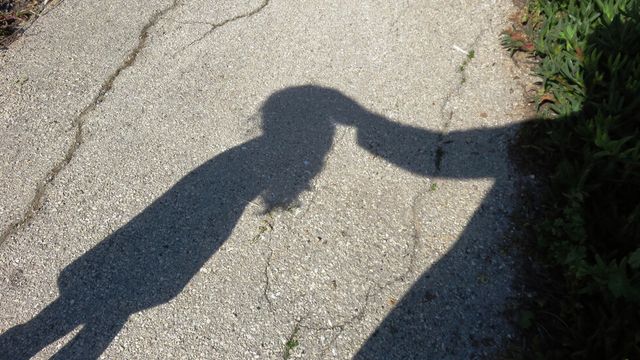 Районната прокуратура във Велико Търново привлече като обвиняем мъж за блудство с малолетно момиче и за създаване на порнографски материали