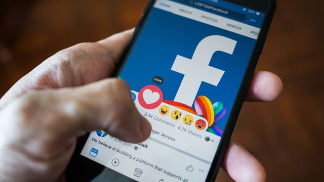 Facebook, WhatsApp și Instagram au picat în România