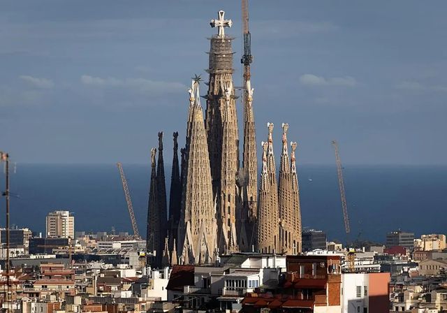La Sagrada Familia alcanza su techo de visitantes con casi 5 millones de turistas