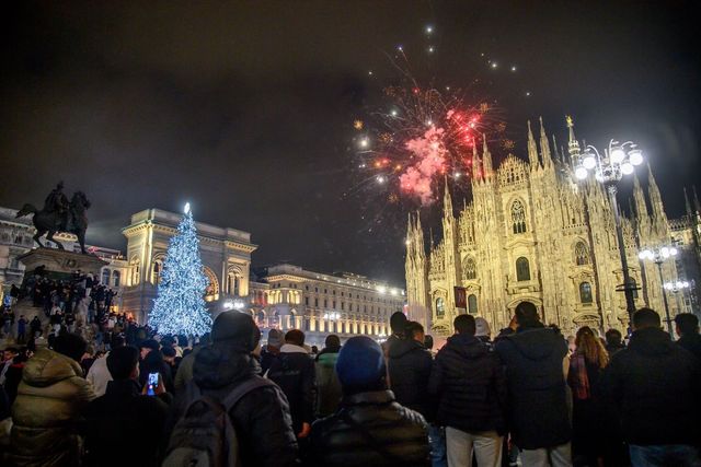 Procura di Milano apre inchiesta su molestie sessuali a Capodanno in piazza Duomo