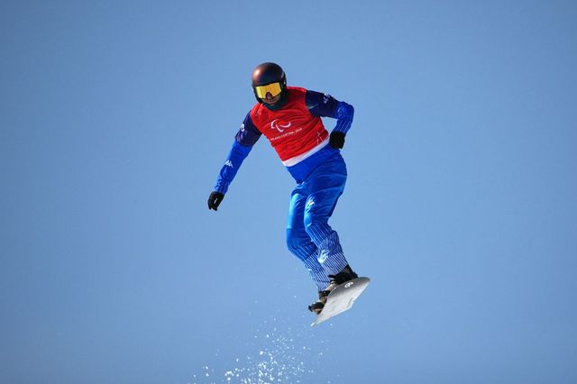 Rubati due snowboard al campione paralimpico Emanuel Perathoner