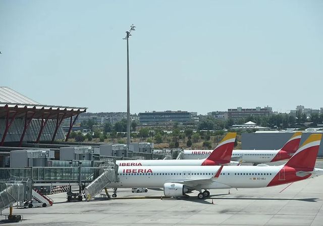 Los aeropuertos rozan los 300 millones de pasajeros hasta noviembre, un 4% más que el récord de 2024