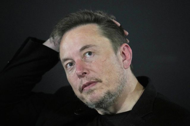 Elon Musk, primul om din lume care are o avere de peste 700 de miliarde de dolari