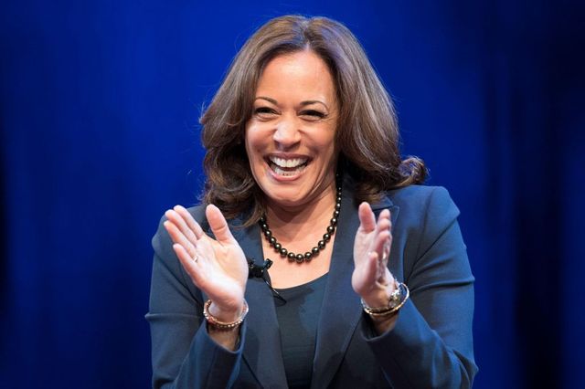 Kamala Harris a strâns zeci de milioane de dolari, bani de campanie, într-o singură zi