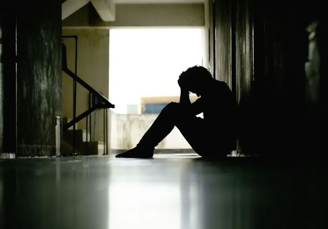«Sobre las familias de los suicidas recae cierta vergüenza y un sentido de aislamiento»