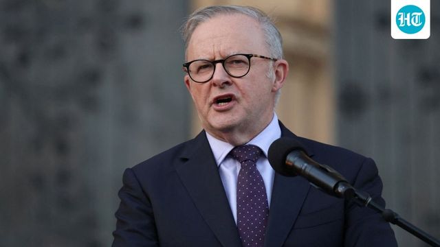 Australian Prime Minister booed as Bondi Beach attack victims honoured