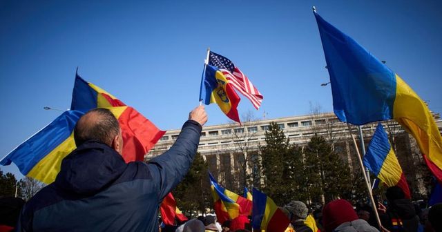 Protest antiguvernamental organizat de AUR în Piața Universității