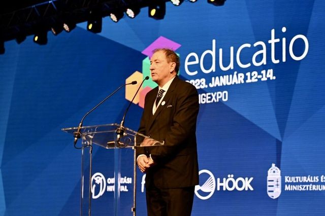 Lemondott az Oktatási Hivatal elnöke