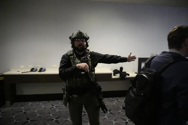 Cine este bărbatul care a deschis focul la cina corespondenților de la Casa Albă