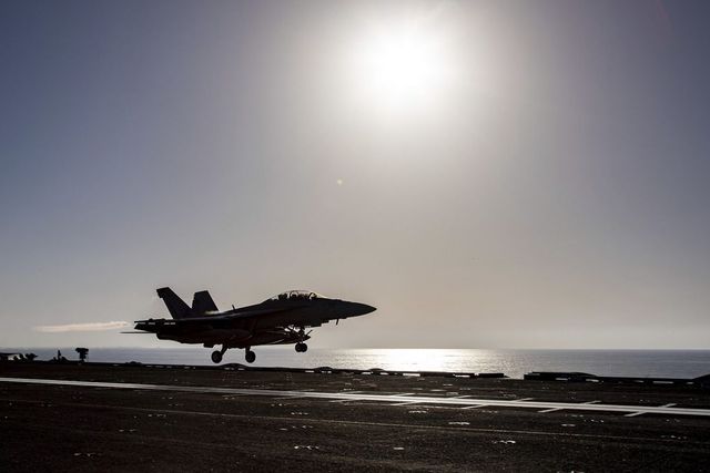 Un avion militar american s-a prăbușit deasupra estului Mării Mediterane