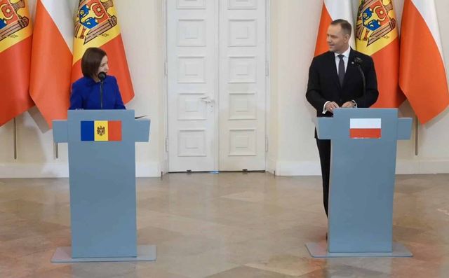 Maia Sandu, primită cu onoruri de Karol Nawrocki