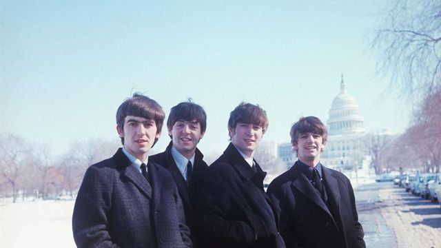 John Lennon y George Harrison recobran vida en la última canción de los Beatles