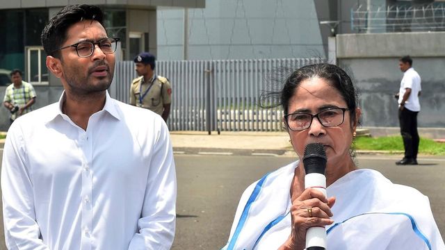 'Don't Teach Me': Mamata Rebukes MEA For Criticising Her Refugee Shelter Offer To Violence Hit-Bangladesh