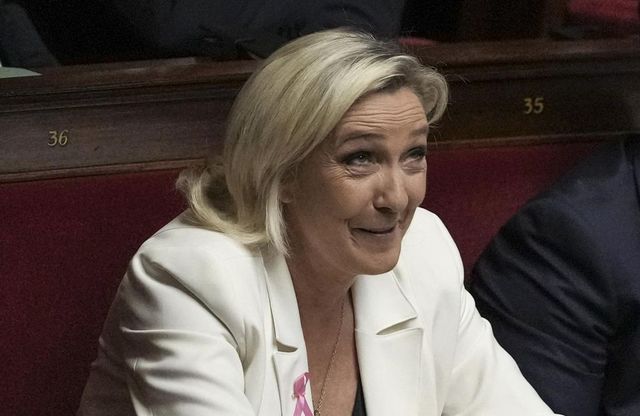 Rischio sfiducia, da Barnier nuova apertura a Le Pen