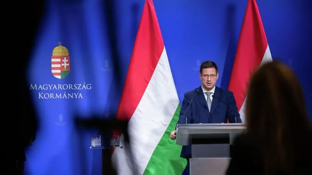 Gulyás Gergely: Újabb hat hónappal meghosszabbítják a lakossági kamatstopot