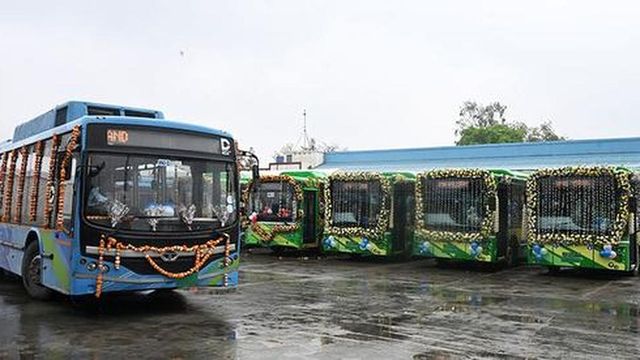 Delhi govt to end paper-based pink ticket for free travel from August