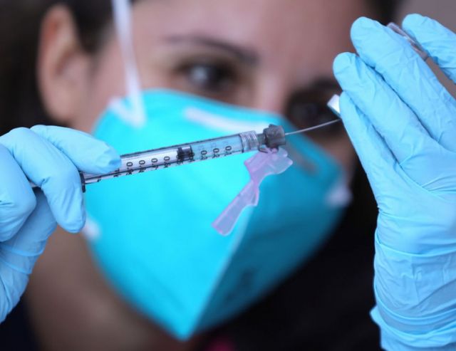 Проф. Момеков: Няма алтернатива на ваксинацията срещу коронавирус в момента