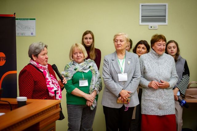 Peste 150 de persoane în etate au revenit pe băncile facultății în cadrul Universității Vârstei a Treia