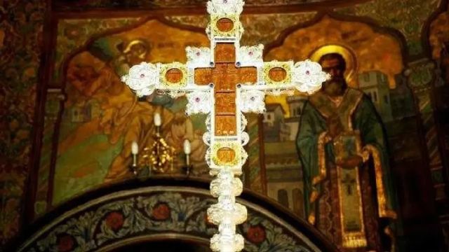 Înălțarea Sfintei Cruci, sărbătorită pe 14 septembrie. Semnificații religioase și obiceiuri populare