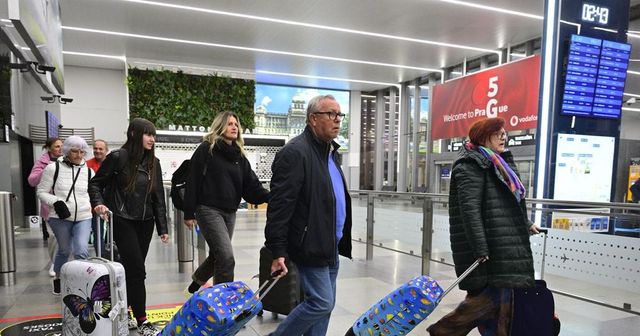 Do Prahy přiletělo první letadlo s turisty od začátku útoků na Írán