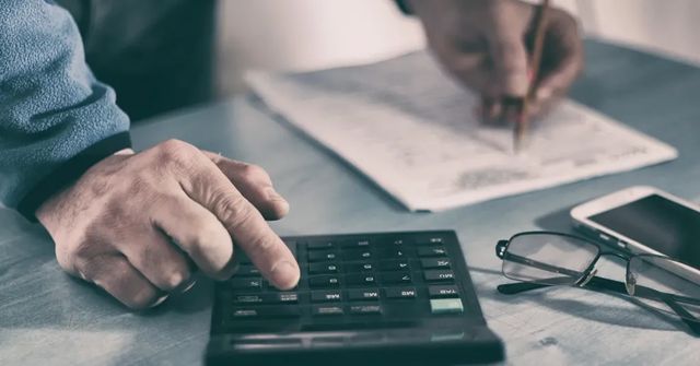 Ve Sněmovně už je novela, jež zastavuje růst sociálních odvodů živnostníků