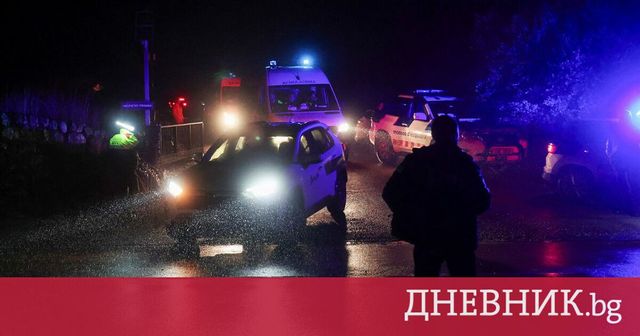 Влак дерайлира край Барселона, има загинал и десетки ранени