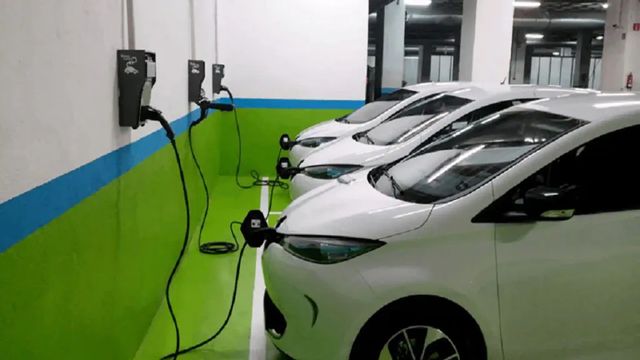 En lo que va de año se han puesto en marcha 1.850 puntos de recarga para coches eléctricos