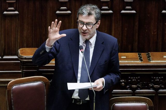 Bollette, il governo è pronto a intervenire nelle prossime settimane