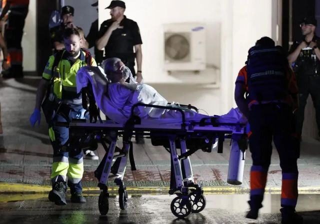 Muere un hombre de 93 años y 19 heridos en un incendio en una residencia en Zaragoza