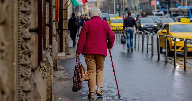 Éket ver a nyugdíjasok közé a 13. havi nyugdíj