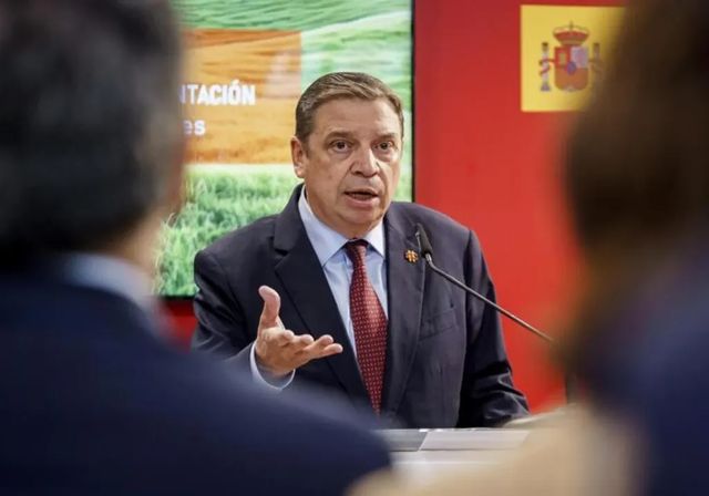 Planas confirma que el campo recibirá «exactamente igual» las ayudas de la PAC aunque las tierras estén quemadas
