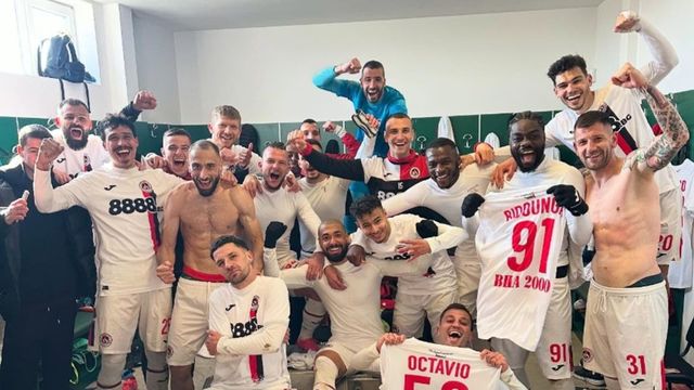 Локомотив София победи Добруджа в Първа лига