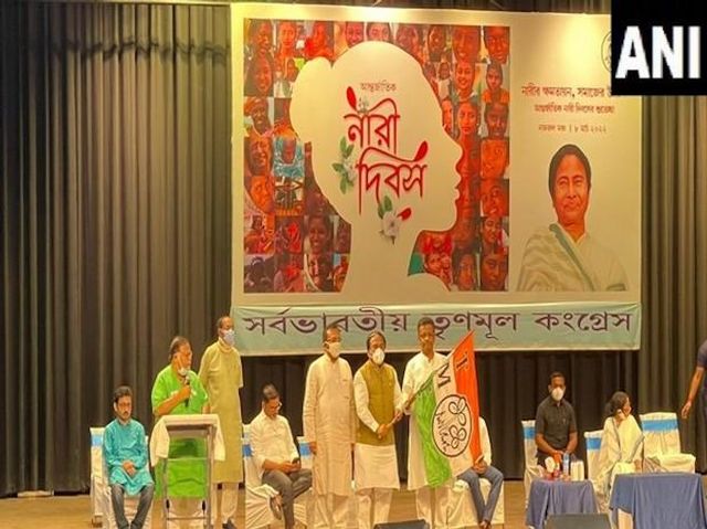 Suspended Bengal BJP leader Jay Prakash Majumdar joins Trinamool Congress