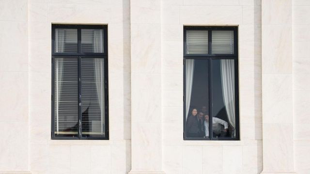 Dazi, Fed e migranti: Trump alla sfida con la Corte Suprema