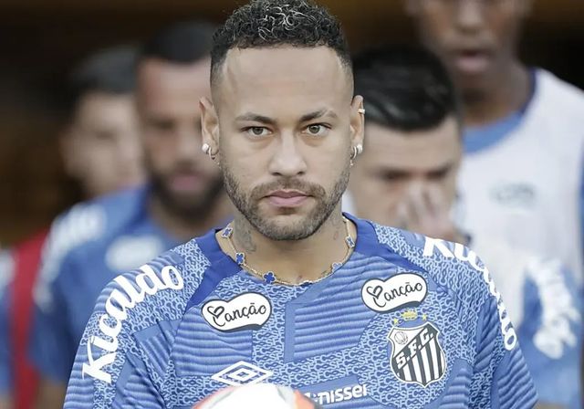 Neymar renueva con el Santos