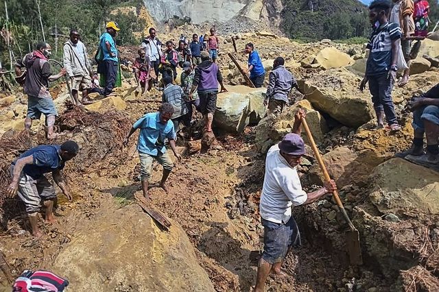 Tragické sesuvy půdy na Papui-Nové Guineji zavalily nejméně 2 tisíce lidí