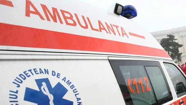 Un șofer de ambulanță beat a provocat un accident în Arad