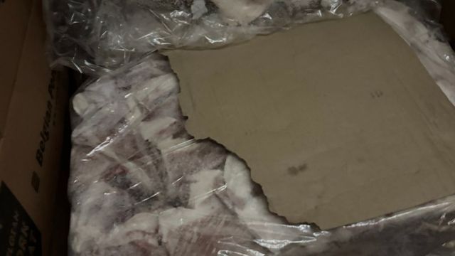 Унищожиха 366 кг месо с изтекъл срок на годност, открито в склад в Луковит