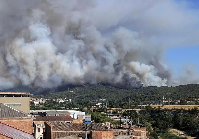 Cataluña en alerta por tres nuevos incendios que se suman al de Girona
