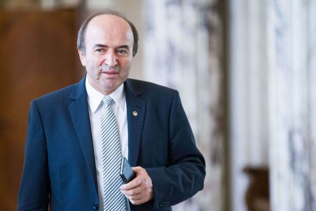 Tudorel Toader susține că ar anula candidatura lui Călin Georgescu la alegerile prezidențiale, dacă ar fi judecător CCR