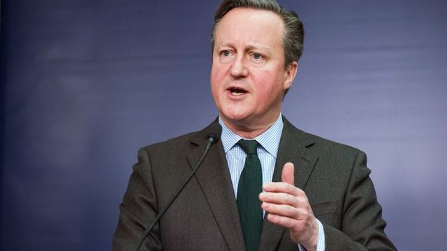 El exprimer ministro británico David Cameron saca a la luz su batalla contra el cáncer de próstata