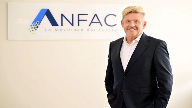 El presidente de Anfac dimite «ante la inacción del gobierno» a favor del coche eléctrico