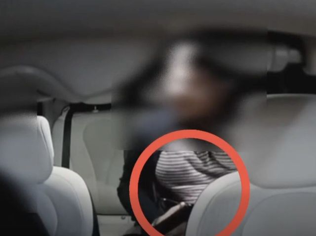 Un taximetrist din Capitală, amenințat cu o armă: Poliția a reținut suspectul