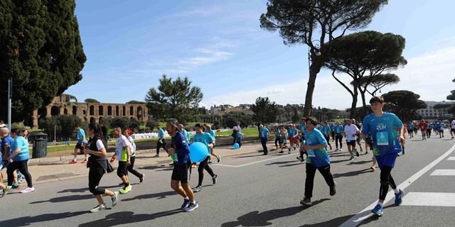 Acea Run Rome, domenica 42 secondi di silenzio per il Papa