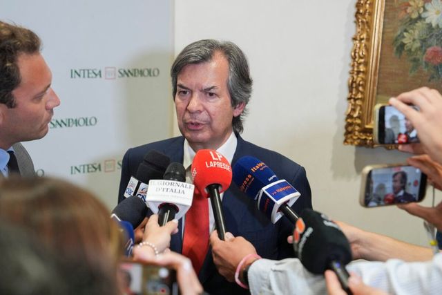 Intesa Sp, da assemblea ok ad aumento capitale per l’opas su Mps