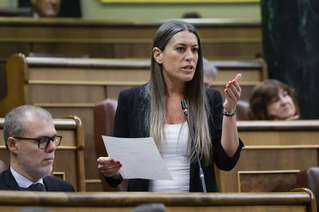 Junts encuentra en la señalización viaria en español una nueva batalla identitaria