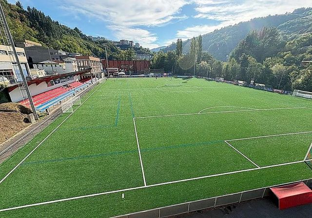 «¡Dale más fuerte!»: unos padres se lían a puñetazos en un partido de alevines en Cangas del Narcea